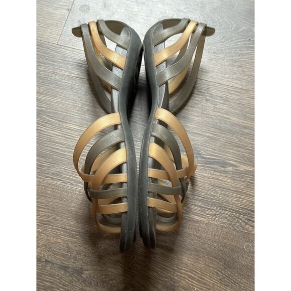 Crocs Huarache Sandals Jelly Low Wedge Strappy Espresso Brown Gold Women 10 - Picture 3 of 10
